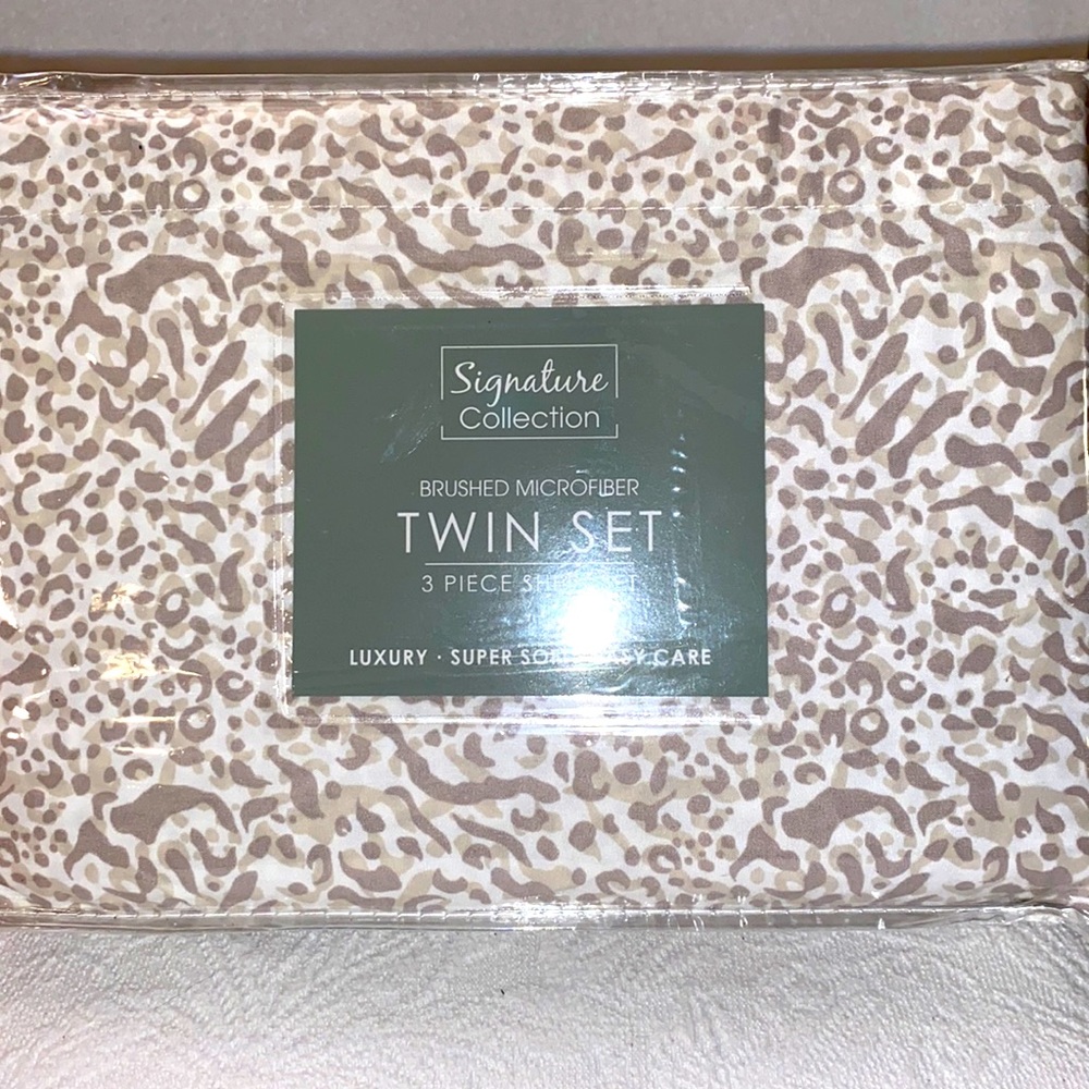 Signature Collection Twin Set